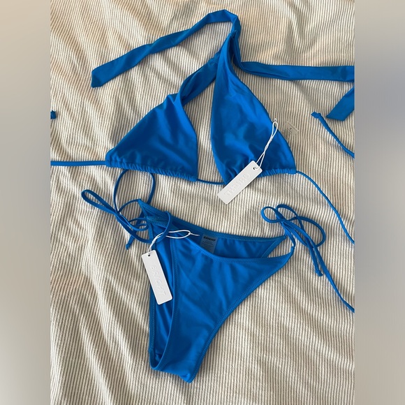 Bright swimwear bikini top and bottom - Picture 3 of 3